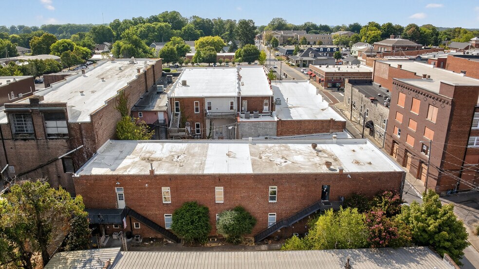 More Photos Of 109 7th Ave E, Springfield Flex For Sale