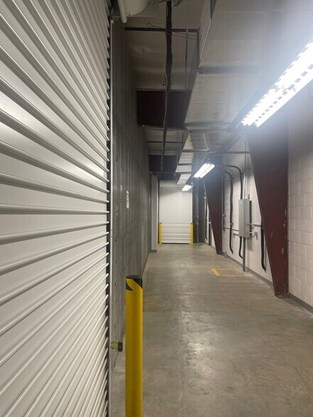 More Photos Of 2914 Independence Dr, Fort Wayne Light Distribution For Lease