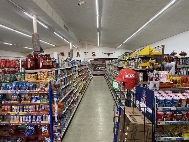 More Photos Of 139 W Craig St, Craigsville Supermarket For Sale