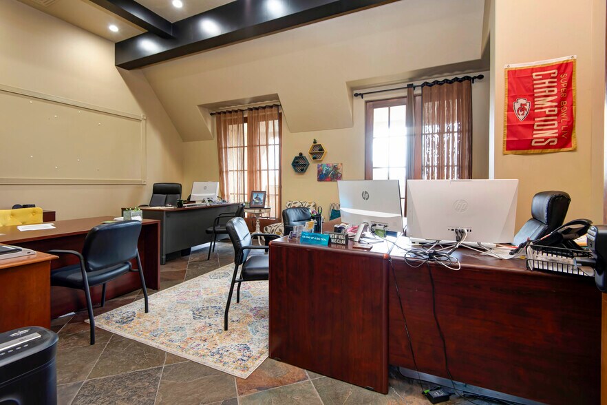 More Photos Of 1531 E Bradford Pky, Springfield Medical For Lease