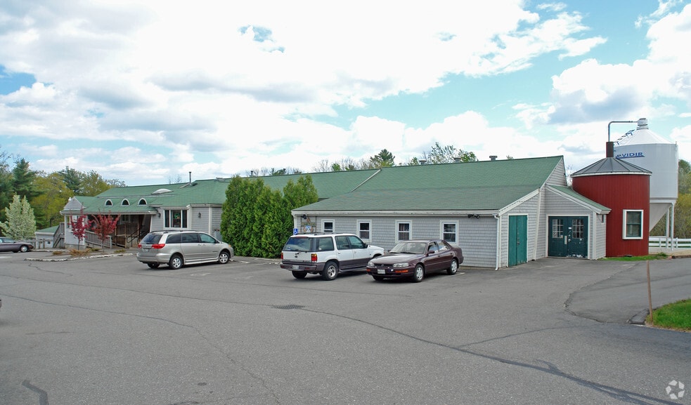 More Photos Of 187 Lower Main St, Freeport Restaurant For Sale