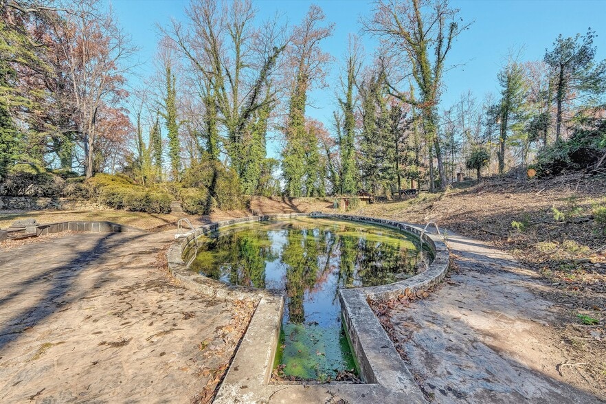 More Photos Of 934 Commander Dr, Roanoke Specialty For Sale