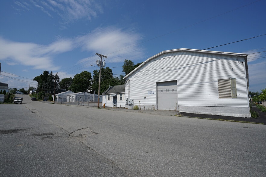 More Photos Of 81 Macondray St, Cumberland Warehouse For Sale