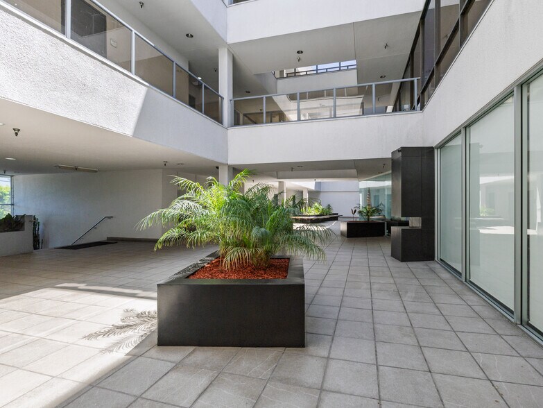 More Photos Of 5155 W Rosecrans Ave, Hawthorne Loft Creative Space For Sale