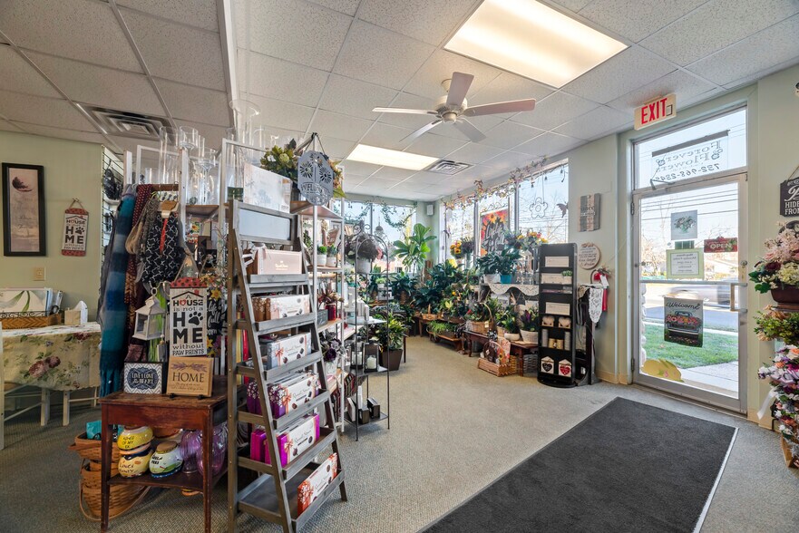More Photos Of 136 Stelton Rd, Piscataway General Retail For Sale