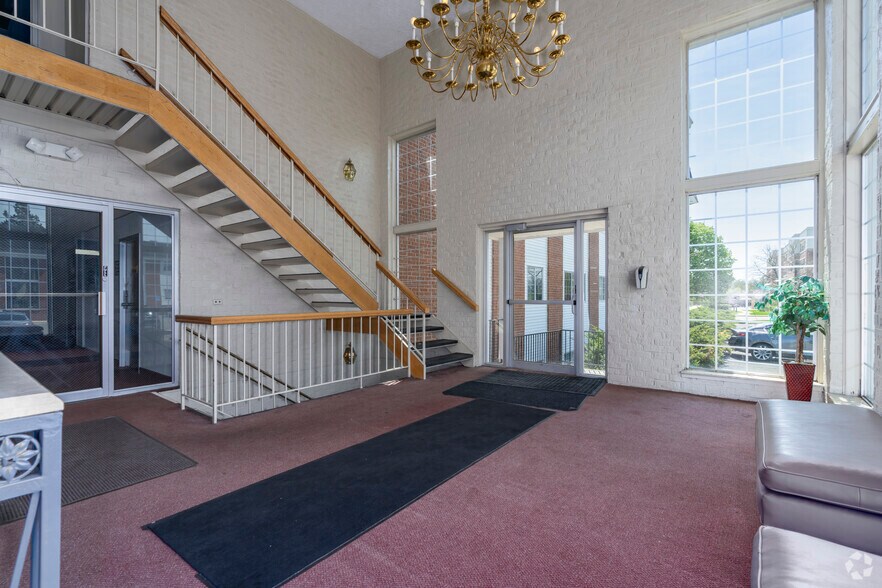More Photos Of 32969 Hamilton Ct, Farmington Hills Office For Sale