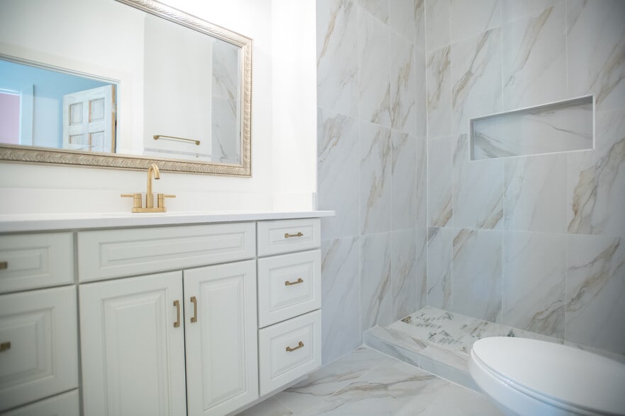 More Photos Of 9400 US-19 W, Bryson City Hotel For Sale