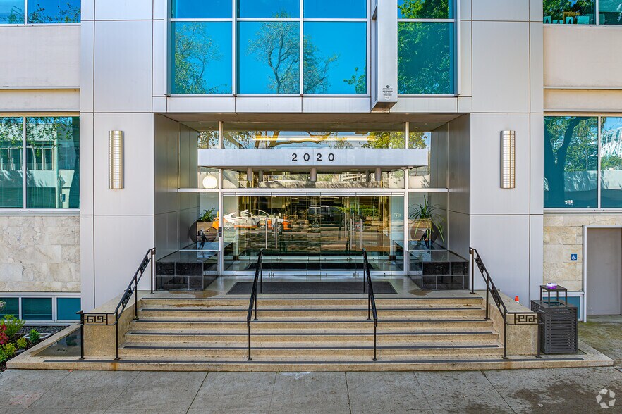 More Photos Of 2020 L St, Sacramento Office For Lease