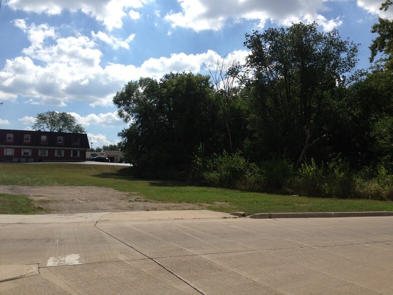 More Photos Of 742 N Lake St, Mundelein Land For Sale