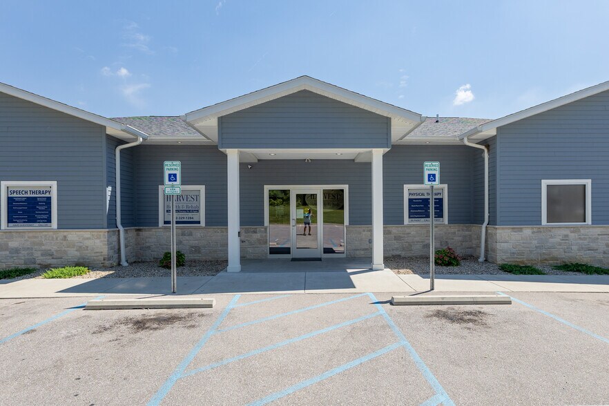 More Photos Of 2221 John Williams Blvd, Bedford Office For Sale