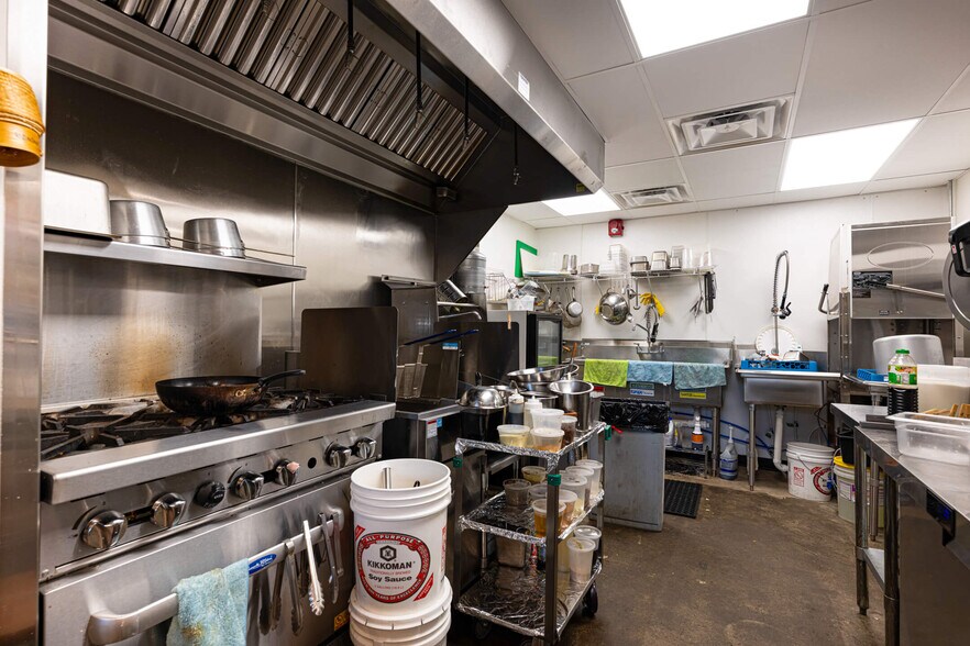 More Photos Of 136-138 Dayton St, Yellow Springs Storefront For Sale