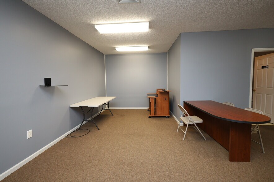 More Photos Of 3470 N Valdosta Rd, Valdosta Office For Lease