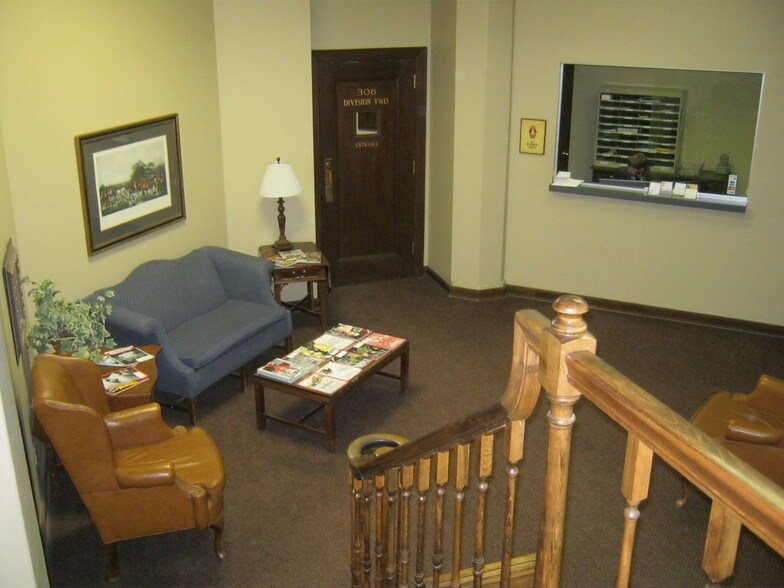 More Photos Of 922 Oak St, Kansas City Office For Sale