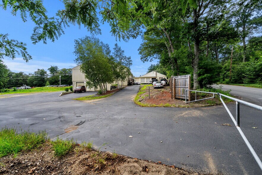 More Photos Of 313 Route 125, Brentwood Light Distribution For Lease