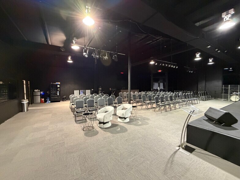 More Photos Of 11755 W Little York Rd, Houston Industrial For Lease