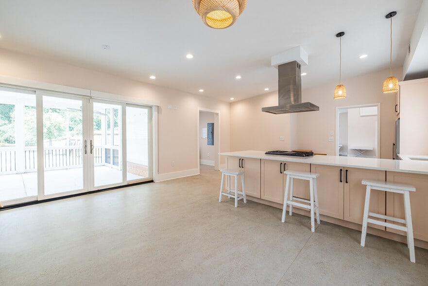 More Photos Of 1651 Pryor Rd SW, Atlanta Loft Creative Space For Sale