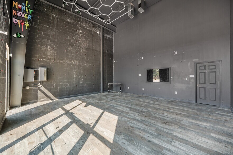 More Photos Of 8463 FM 1464, Richmond Storefront Retail Office For Lease