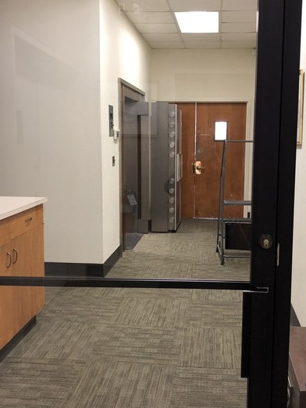 More Photos Of 4 Plaza Way, Fairhaven Bank For Lease