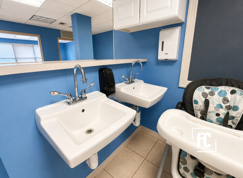 More Photos Of 310 SW Ocean Blvd, Stuart Medical For Sale