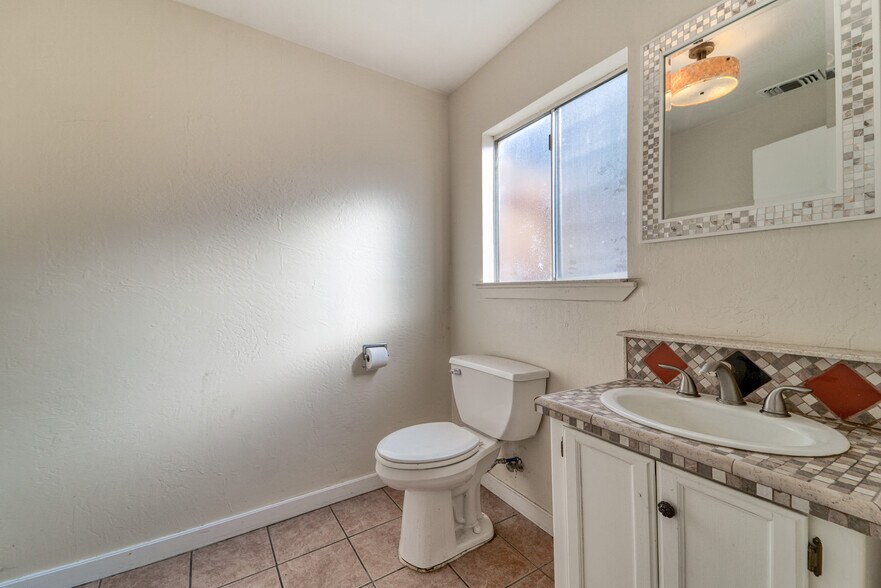 More Photos Of 124 6th St, Marysville Freestanding For Sale