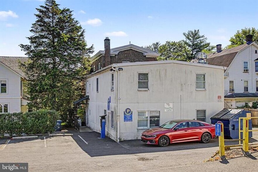More Photos Of 41 N Main St, New Hope Restaurant For Sale