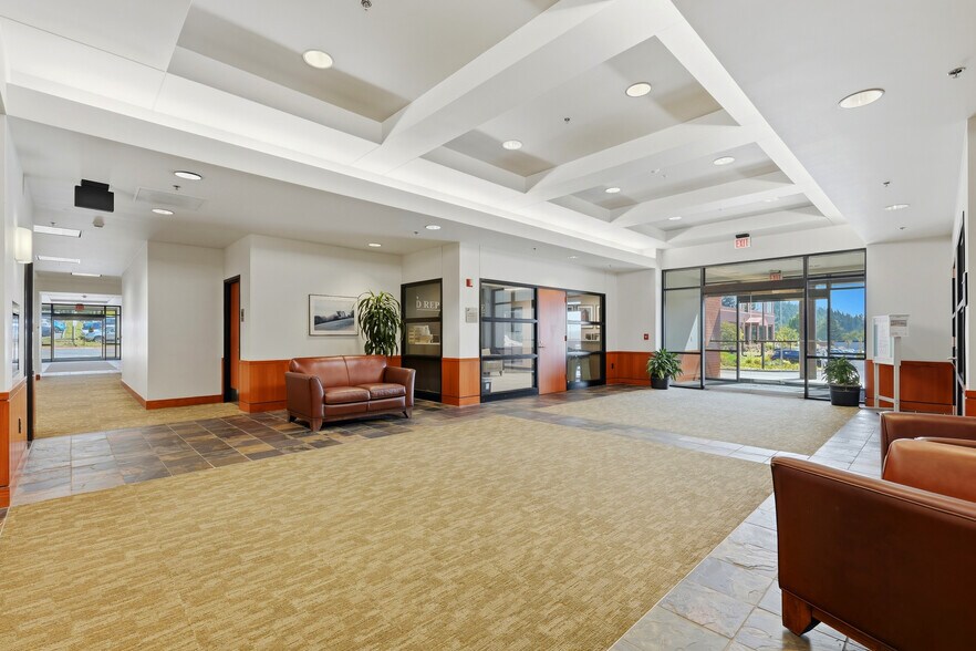 More Photos Of 10135 SE Sunnyside Rd, Clackamas Office For Lease