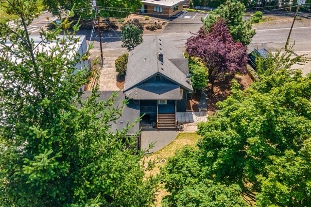 More Photos Of 2105 SE Ochoco St, Portland Office For Sale