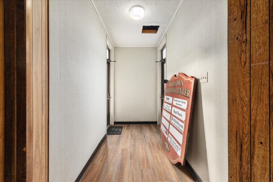 More Photos Of 11 Water St, Front Royal Loft Creative Space For Lease