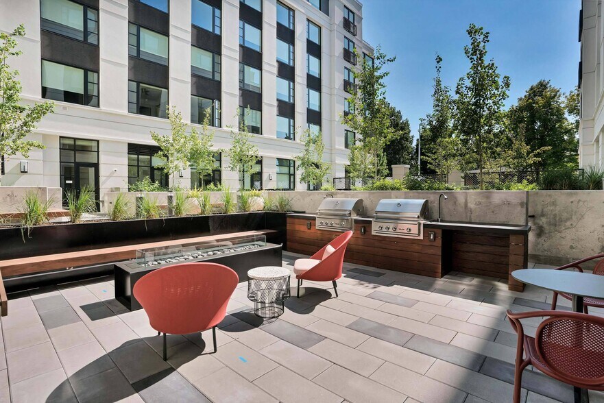 More Photos Of 518 NE 20th Ave, Portland Apartments For Lease