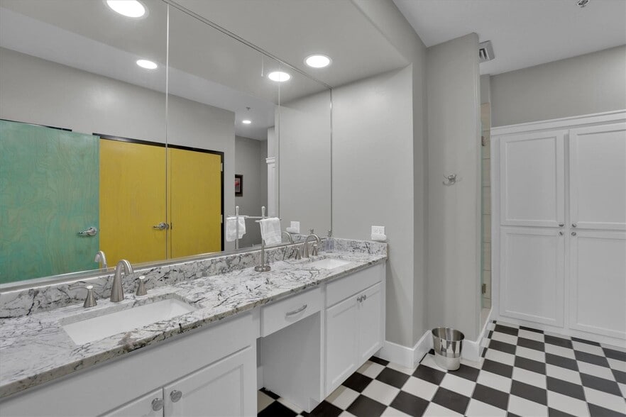 More Photos Of 3575 Lone Star Cir, Fort Worth Apartments For Sale