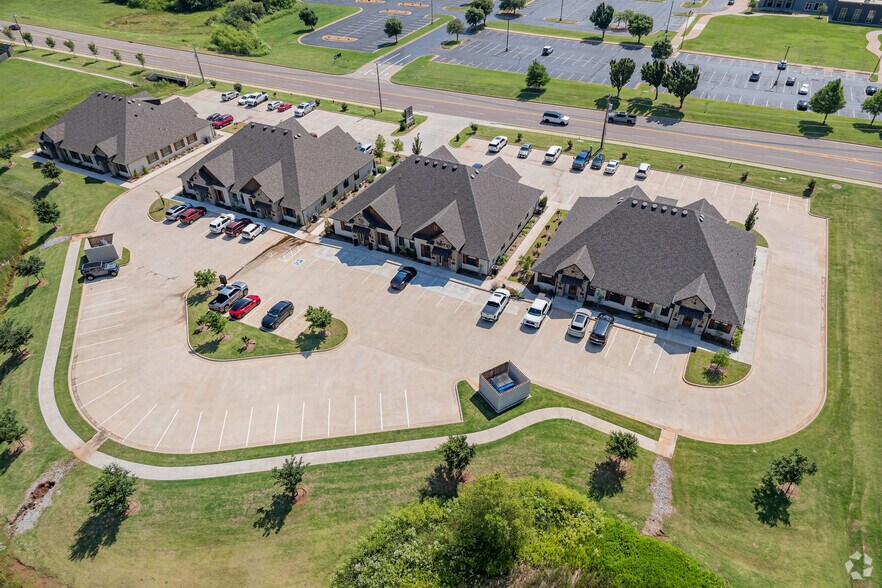 More Photos Of 17933 N Pennsylvania Ave, Edmond Office For Sale