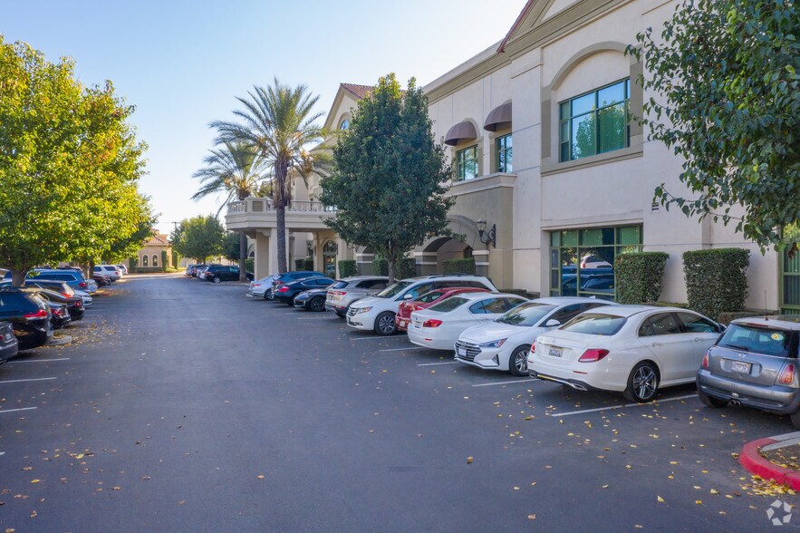 More Photos Of 13768 Roswell Ave, Chino Medical For Lease
