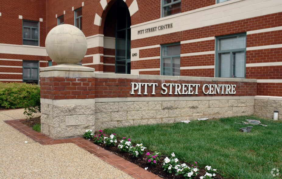 More Photos Of 1240-1250 N Pitt St, Alexandria Office For Lease