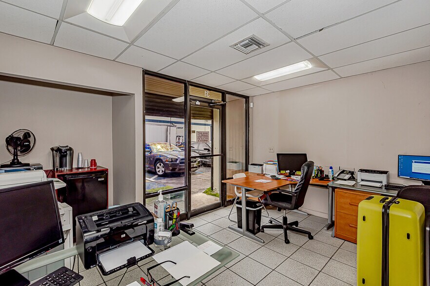 More Photos Of 5220 NW 72nd Ave, Miami Warehouse For Lease