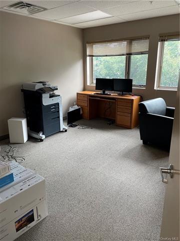 More Photos Of 37 Ramland Rd, Orangeburg Office For Lease