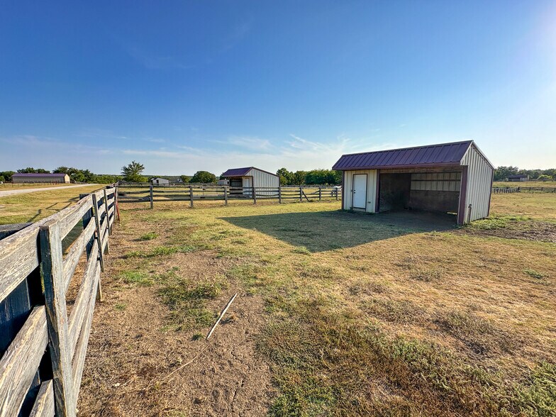 More Photos Of 5871 Roper Rd, Sperry Land For Sale