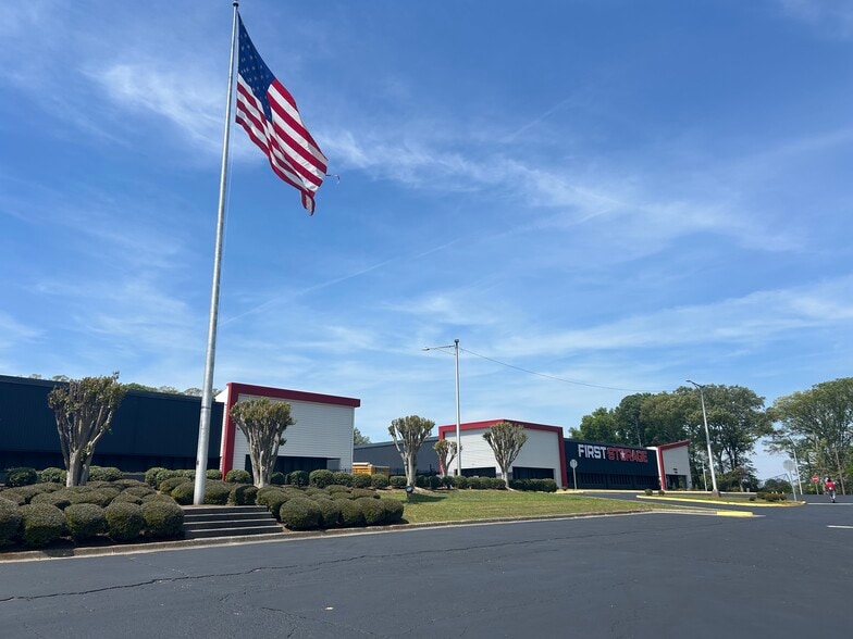 Primary Photo Of 4000 Memorial Pky SW, Huntsville Manufacturing For Lease