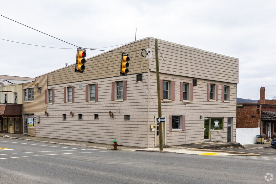 Primary Photo Of 102 N Tatum St, Woodbury Storefront Retail Residential For Sale