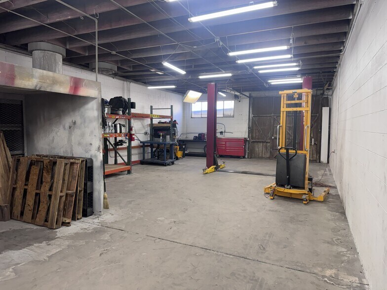 More Photos Of 225 E Redondo Beach Blvd, Gardena Industrial For Sale