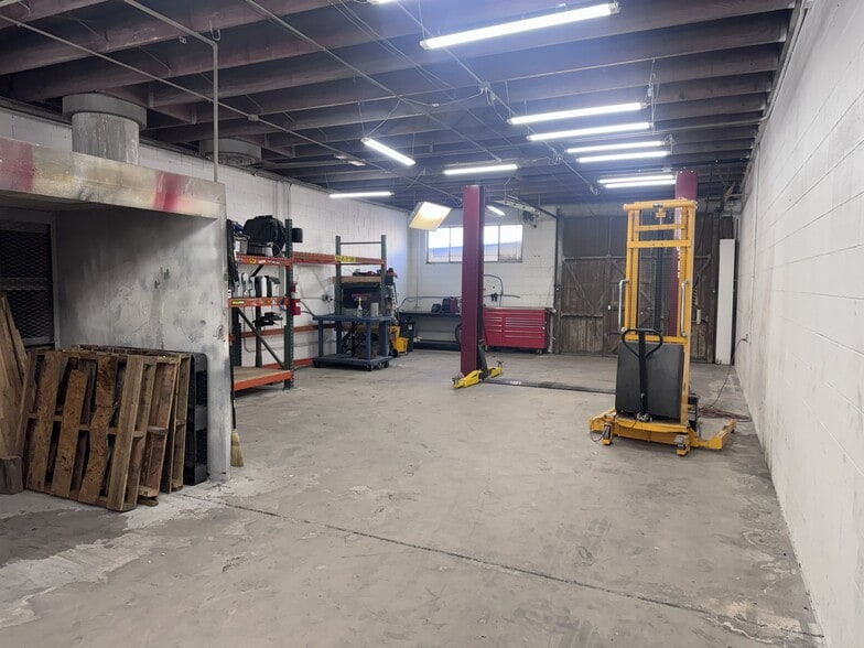 More Photos Of 225 E Redondo Beach Blvd, Gardena Manufacturing For Sale
