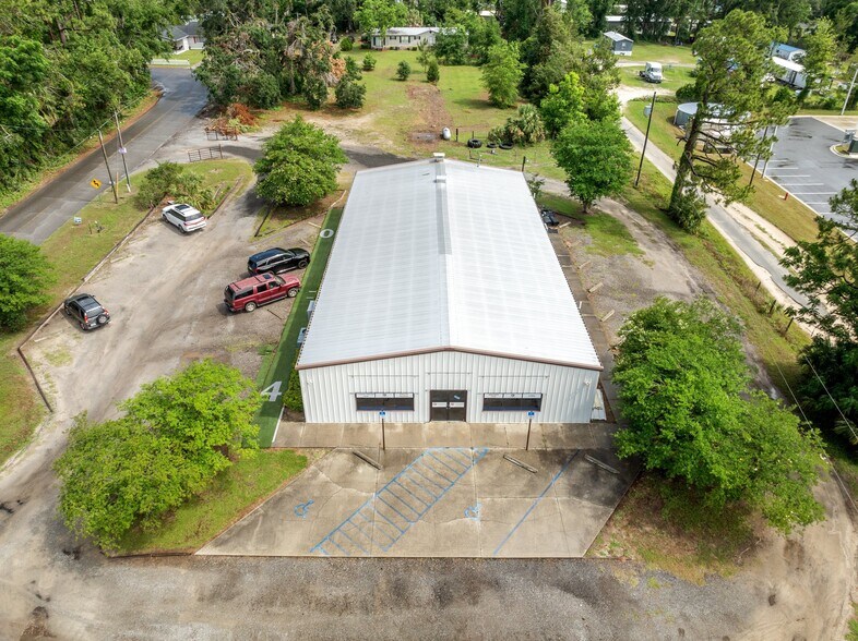 More Photos Of 140 NE Yellow Pine Ave, Madison Restaurant For Sale