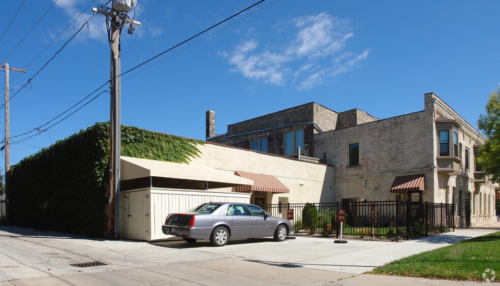 More Photos Of 1801-1805 N Dr Martin Luther King Jr Dr, Milwaukee Freestanding For Sale