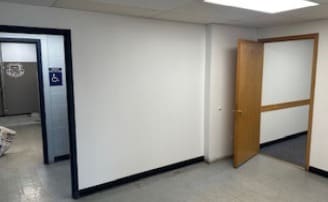 More Photos Of 7701 W 95th St, Hickory Hills Truck Terminal For Lease