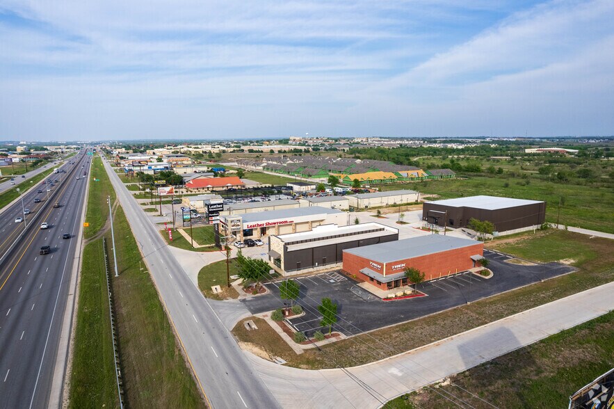 More Photos Of 2609 S Interstate 35, San Marcos Storefront Retail Office For Lease