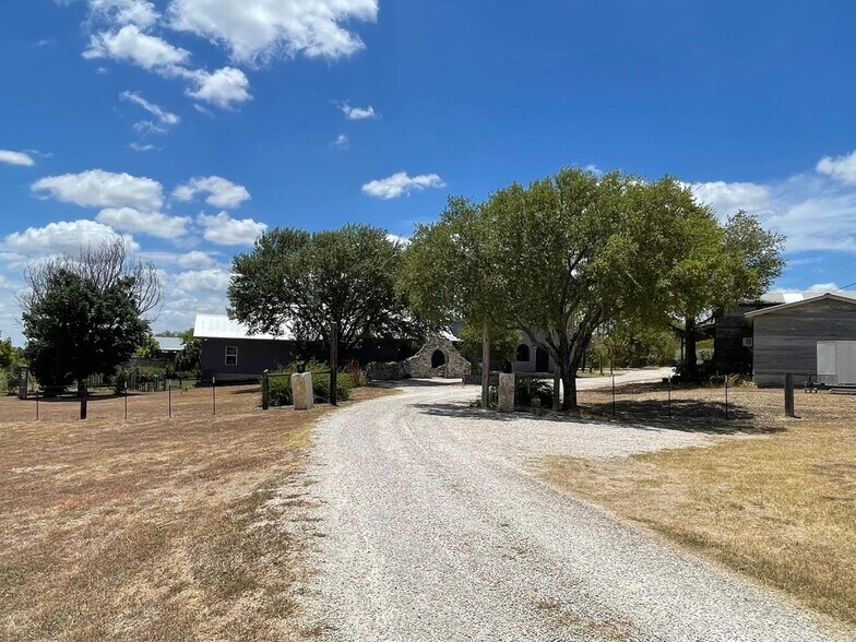 More Photos Of 175 Herber, New Braunfels Specialty For Sale