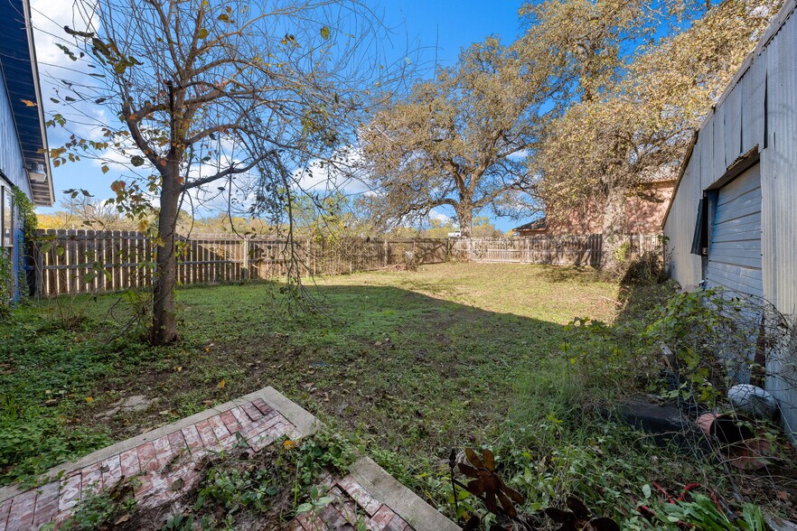 More Photos Of 3715 Bellmead Dr, Bellmead Office For Sale