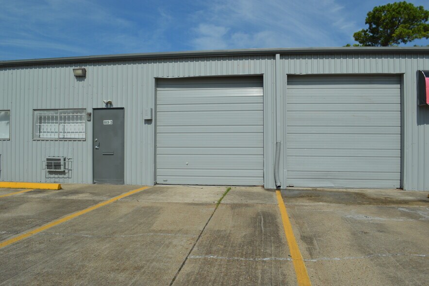 More Photos Of 9805 Harwin Dr, Houston Warehouse For Lease