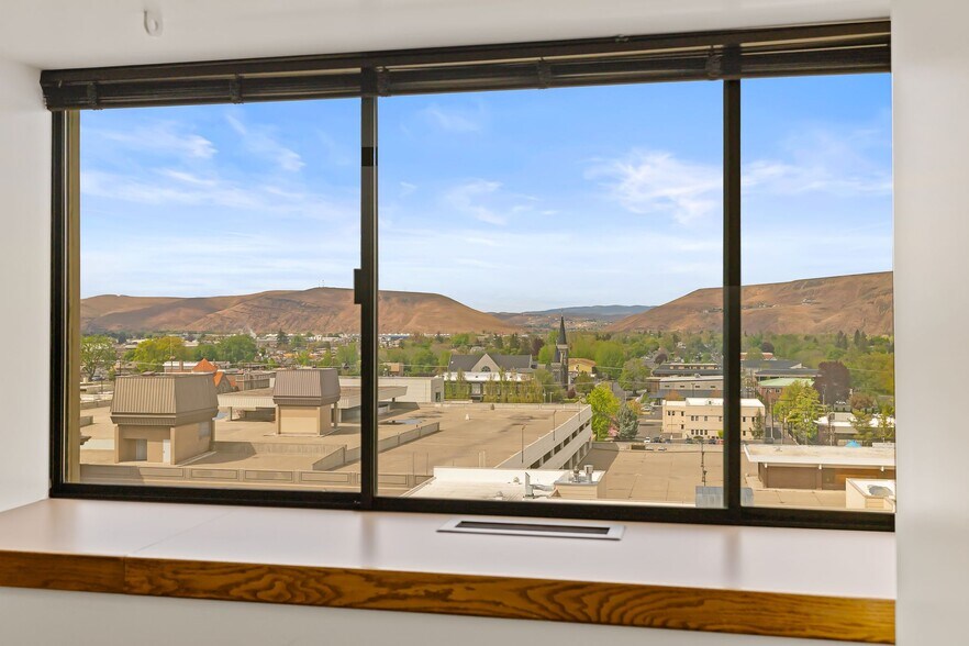 More Photos Of 402 E Yakima Ave, Yakima Office For Lease