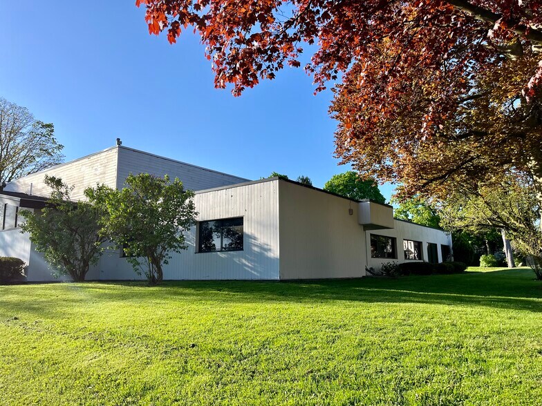 More Photos Of 2200 E Genesee St, Syracuse Medical For Lease