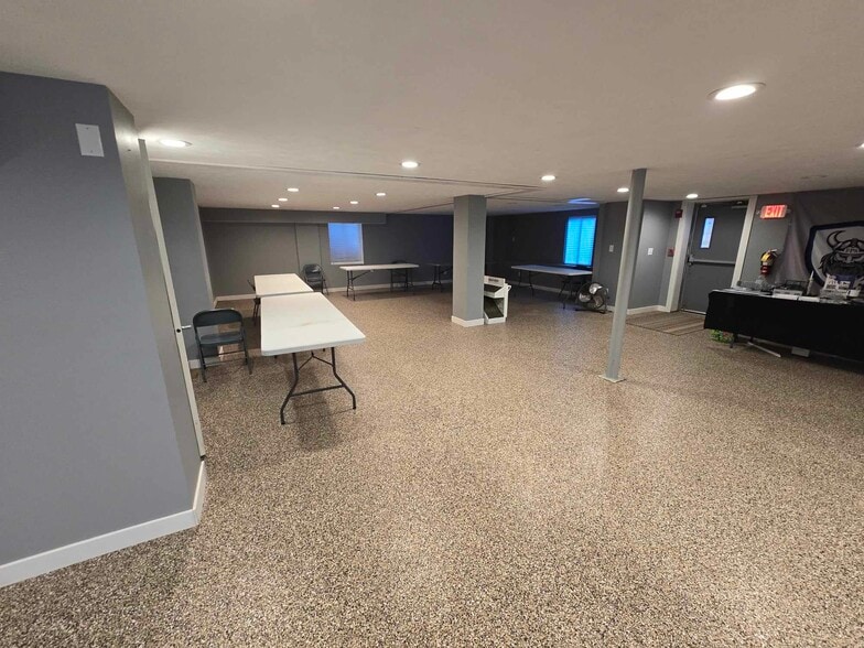 More Photos Of 661 N County Road 25A, Troy Daycare Center For Lease